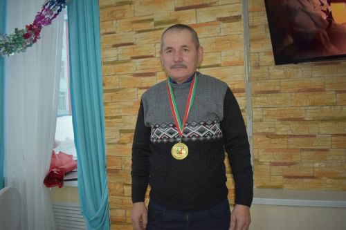 Аксубаевский механизатор стал Заслуженным
