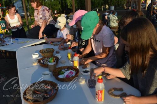 В Аксубаеве чествовали семьи долгожителей, с малышами, успешные в культуре и спорте