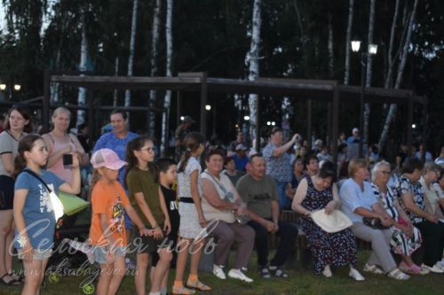 В Аксубаеве чествовали семьи долгожителей, с малышами, успешные в культуре и спорте
