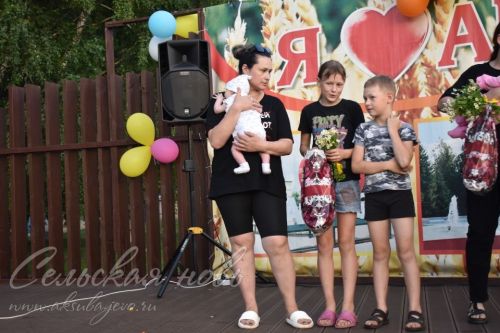 В Аксубаеве чествовали семьи долгожителей, с малышами, успешные в культуре и спорте