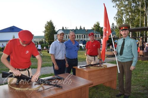 В Аксубаеве чествовали семьи долгожителей, с малышами, успешные в культуре и спорте
