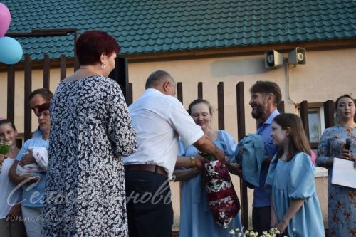 В Аксубаеве чествовали семьи долгожителей, с малышами, успешные в культуре и спорте