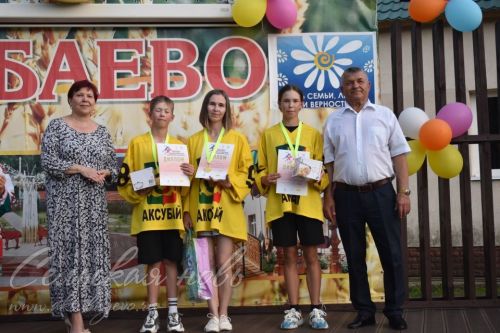 В Аксубаеве чествовали семьи долгожителей, с малышами, успешные в культуре и спорте