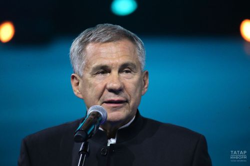 Рустам Минниханов поздравил семьи Татарстана с праздником