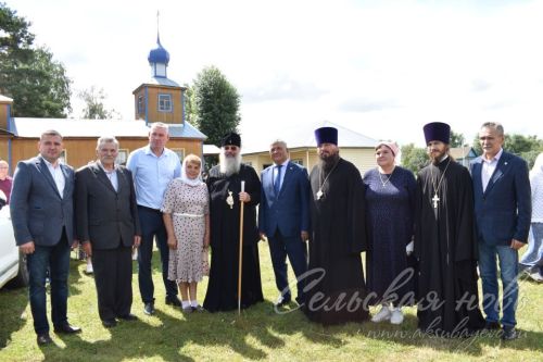 В Аксубаевском районе богослужение провел Митрополит Казанский и Татарстанский Кирилл
