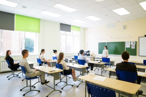 Школьники выбирали профессию через энерго-квест