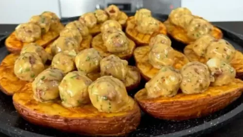 Изысканный ужин: рецепт картофеля с сыром в духовке