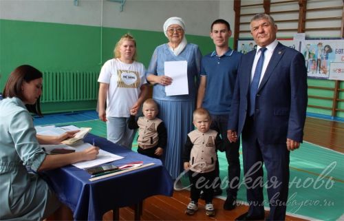 На избирательном участке № 572 в Аксубаевском районе проголосовал Камиль Гилманов