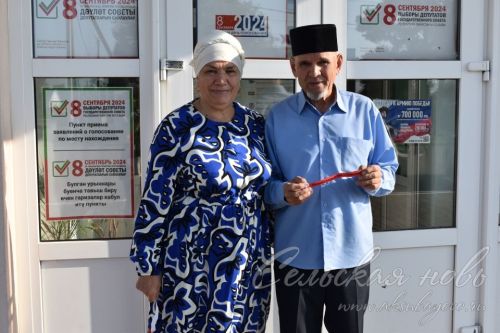 Аксубаевская семья Бикмухаметовых проголосовала за будущее шестерых внуков