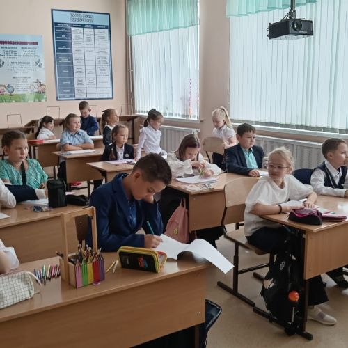 В День грамотности в Центрах детских инициатив образовательных учреждений искали ошибки в рекламах