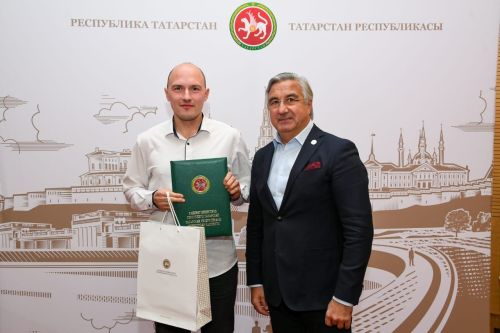 Аксубаевский скульптор получил благодарственное письмо от заместителя Премьер-министра РТ