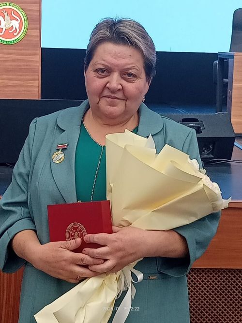 Специалист Дома интерната Аксубаевского района получила звание Заслуженного работника социальной защиты населения РТ