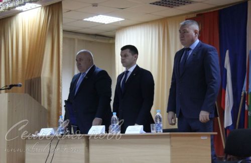 Главы поселений держат отчет