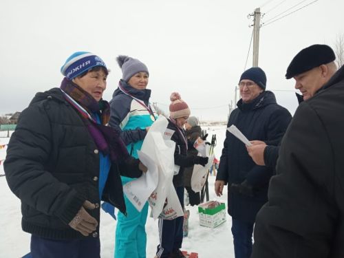 Год Защитника Отечества в Староильдеряковской школе открыли лыжным забегом в честь героя-односельчанина