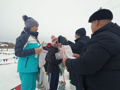 Год Защитника Отечества в Староильдеряковской школе открыли лыжным забегом в честь героя-односельчанина