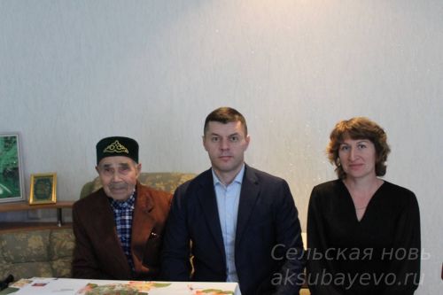 Аксубай ветераны 90 яшендә машина йөртү хокукын алыштырган