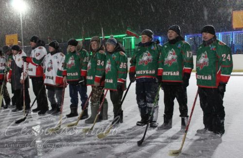 В Аксубаеве на Рождество играли в хоккей в валенках