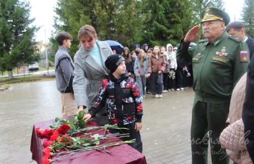 В Аксубаеве открыли мемориальную доску в память о Михаиле Барышеве