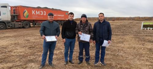 Аксубаевские комбайнеры получили награды на уборке подсолнечника