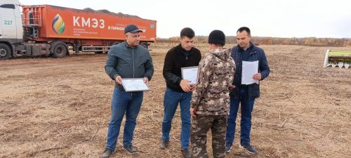 Аксубаевские комбайнеры получили награды на уборке подсолнечника