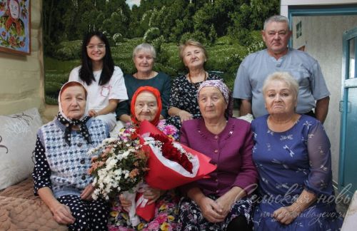 Аксубай ветеранының нәселен 18 онык һәм 31 оныкчык дәвам итә