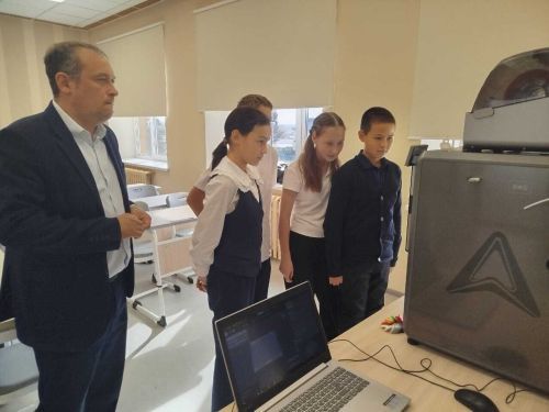 Аксубай укучылары 3D-принтерлар эшен үзләштерәләр