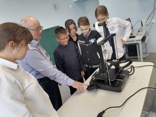 Аксубай укучылары 3D-принтерлар эшен үзләштерәләр
