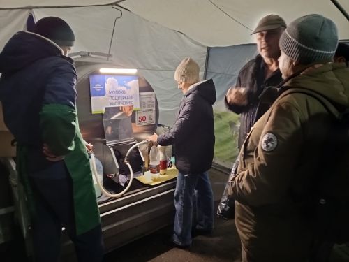 Аксубайлылар казанлыларны янә авыл хуҗалыгы продукциясе һәм концерт белән сөендерделәр