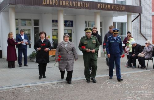 В Аксубаеве открыли мемориальную доску в память о Ниязе Хасанове