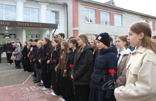 В Аксубаеве открыли мемориальную доску в память о Ниязе Хасанове