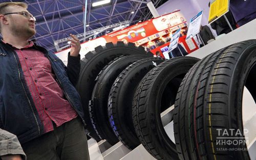 Минтранс РФ рекомендует менять летние шины на зимние при +5–7 градусах