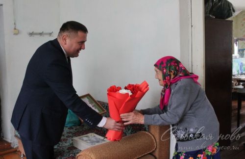 Аксубай ветераны колхозда да хезмәт куйган, мәктәптә дә балалар өчен уку шартлары тудырган