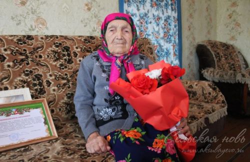 Аксубай ветераны колхозда да хезмәт куйган, мәктәптә дә балалар өчен уку шартлары тудырган