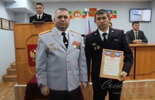 Аксубай хокук саклаучыларын һөнәри бәйрәм белән котладылар