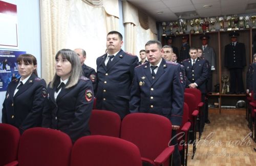 Аксубай хокук саклаучыларын һөнәри бәйрәм белән котладылар