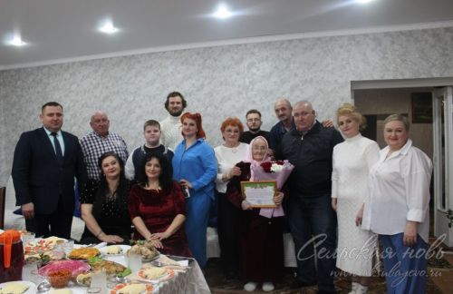Аксубаевского ветерана дети порадовали любимыми песнями