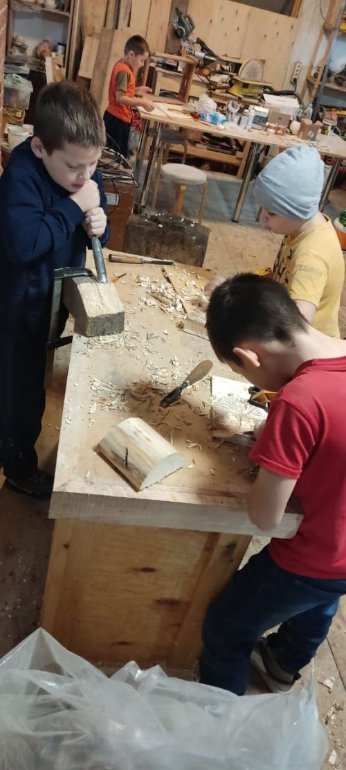 Аксубайда агачка уеп бизәк төшерү дәресләре узды