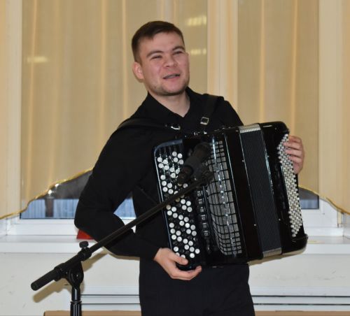 Аксубай районындагы интернат-йортта тәрбияләнүчеләрне концерт һәм көнкүреш бүләкләре белән сөендерделәр