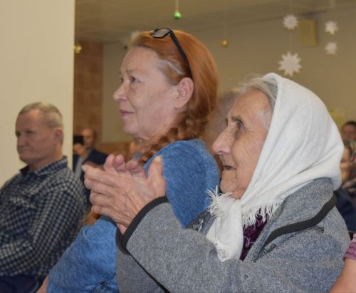 Аксубай районындагы интернат-йортта тәрбияләнүчеләрне концерт һәм көнкүреш бүләкләре белән сөендерделәр
