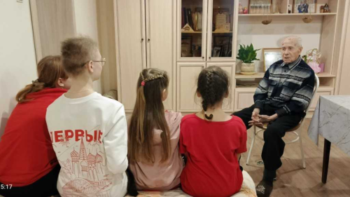 Аксубаевские «Первые» навестили ветерана образования
