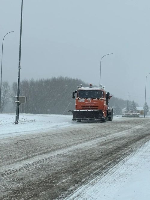 В Аксубаевском районе на дорогах работает снегоочистительная техника