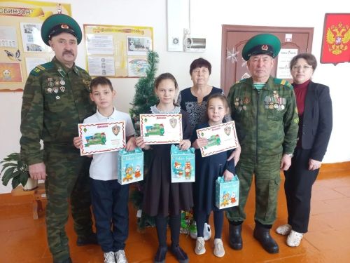 Аксубаевские ветераны-пограничники вдохновляют школьников уроками мужества
