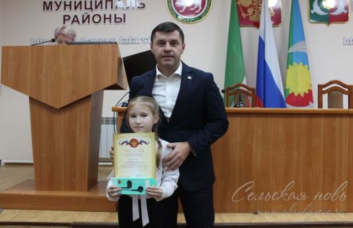 Аксубаевские школьники получили награды за победу на антикоррупционном конкурсе