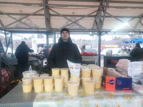 Аксубайлылар казанлыларны авыл хуҗалыгы продукциясе һәм җырлары белән сөендерделәр