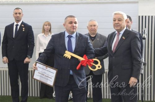 В Аксубаеве открыли крытый футбольный манеж «Аксу»