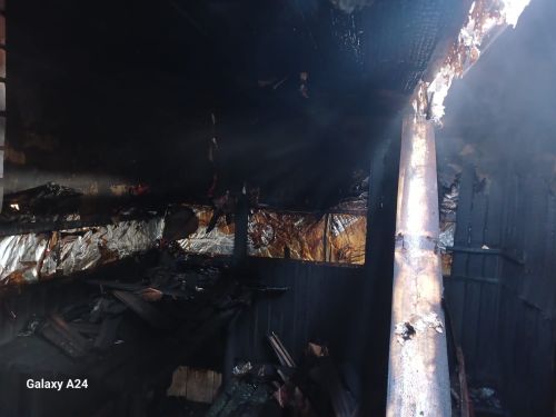 В Аксубаевском районе пожар повредил баню и дом: хозяйка получила ожоги