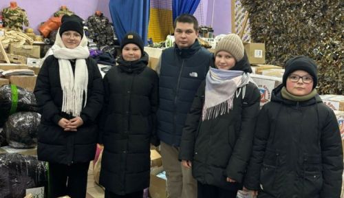 Аксубай мәктәбенең алтынчы сыйныф укучылары ата-аналары белән махсус операция зонасына җибәрү өчен посылкалар җыйдылар
