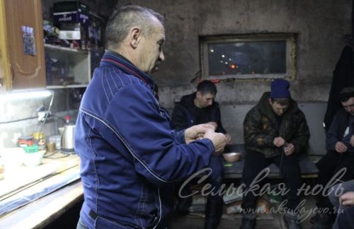 Аксубаевские волонтеры изготавливают заготовки к спецпатронам для борьбы с беспилотниками