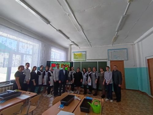 В.Ф. Тарасов исемендәге Иске Мокшино мәктәбендә район җитәкчесе белән очрашу булды