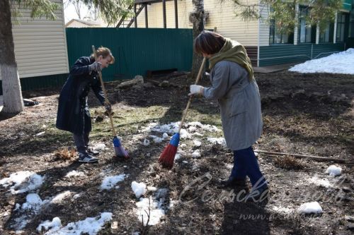 Аксубаевцев призывают начинать убирать территории от мусора